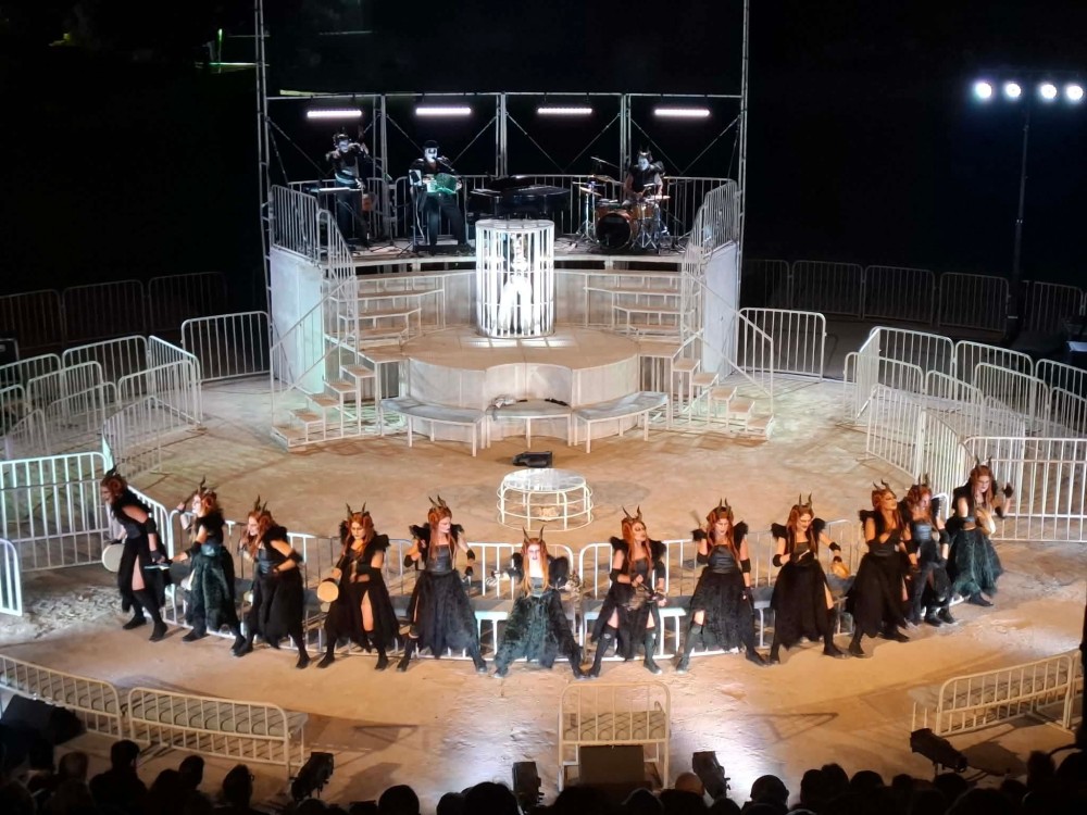 🎭 Υγειονομική Κάλυψη ΕΠΟΜΕΑ | Θέατρο Πέτρας – «Βάκχες» του Ευριπίδη