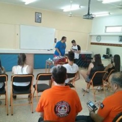 Σχολή Εφήβων Διασωστών - Μάθημα "Αντιμετώπιση τραυματία" Σχολή Εφήβων Διασωστών - Μάθημα "Αντιμετώπιση τραυματία"