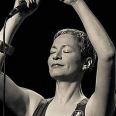 ΜΕΛΙΝΑ ΚΑΝΑ & ο Γόης του Θησείου 31 Αυγούστου στην Τεχνόπολη  ΜΕΛΙΝΑ ΚΑΝΑ & ο Γόης του Θησείου 31 Αυγούστου στην Τεχνόπολη