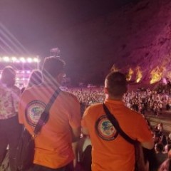 Οι "Μέλισσες" στο θέατρο Πέτρας  Οι "Μέλισσες" στο θέατρο Πέτρας